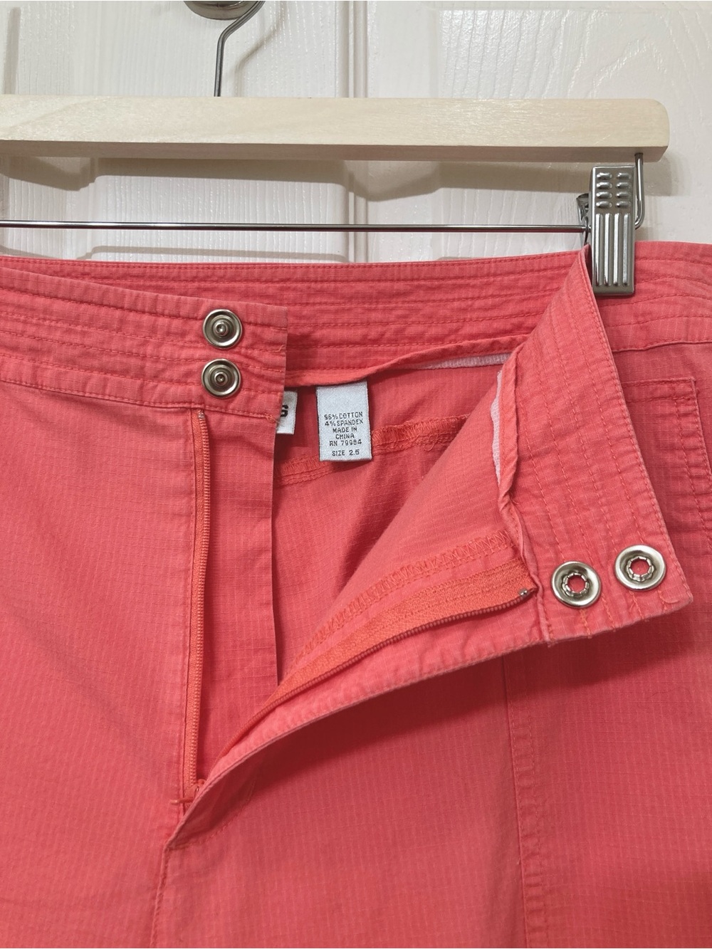 Chico’s 2.5 Pink High Waisted Straight Leg Capri Pants US 14 Utility Chic Casual - Picture 5 of 8